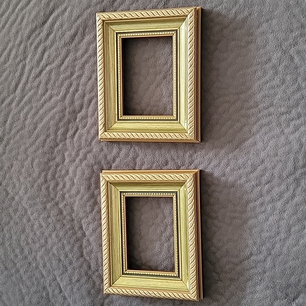 Vintage Wood Ornate Antique Style Frames